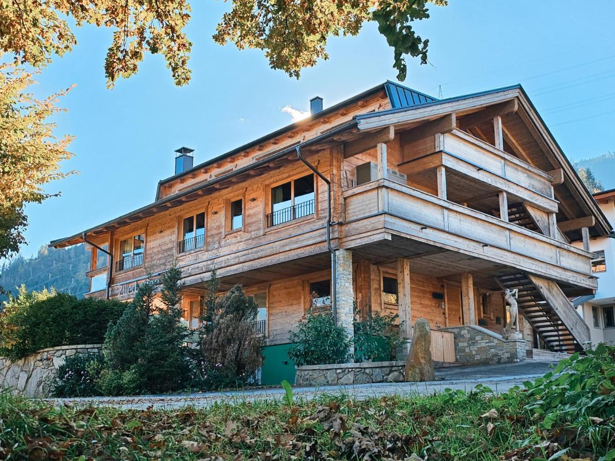 Alpenluxus Presents Sportlodge' Golf - Natural Pool, Whirlpool & Sauna Apartment
